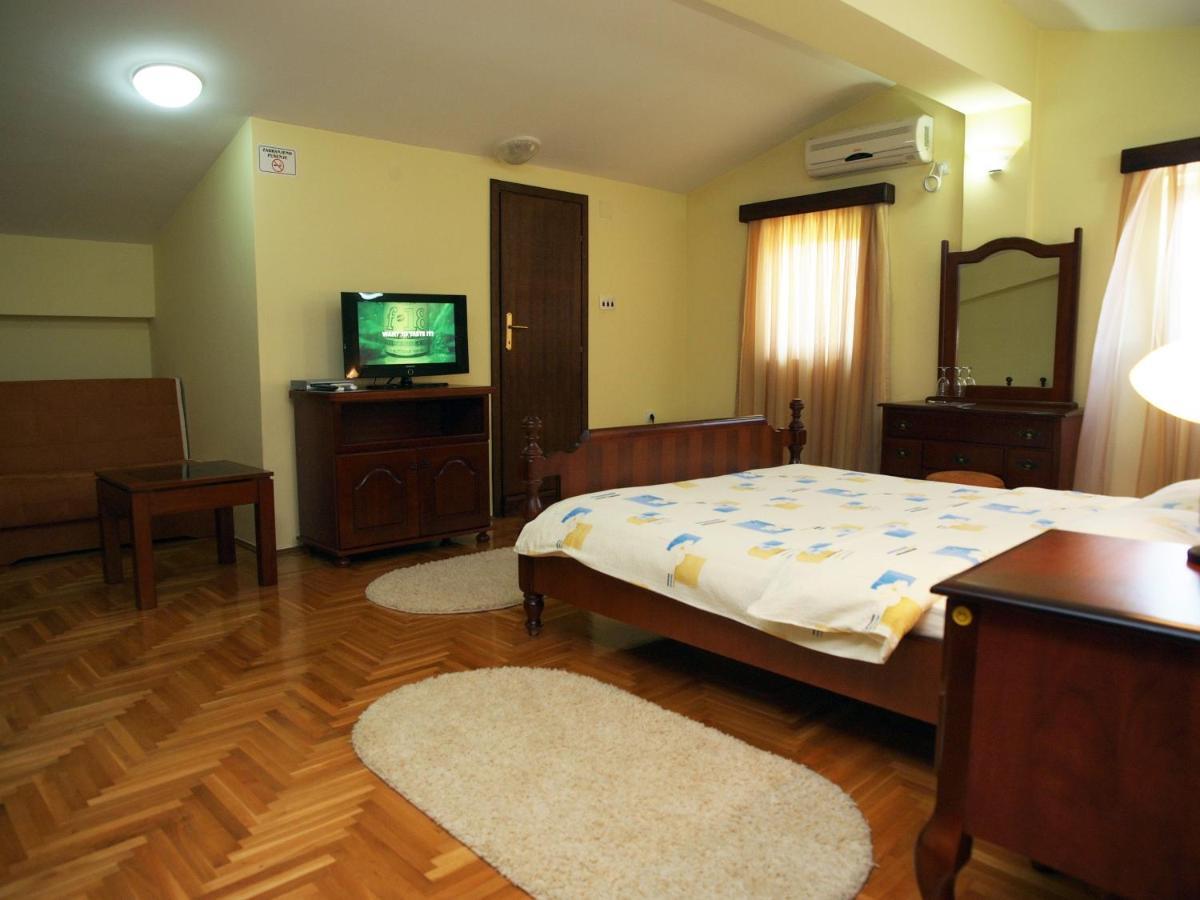 Hotel Laguna Podgorica Exterior photo